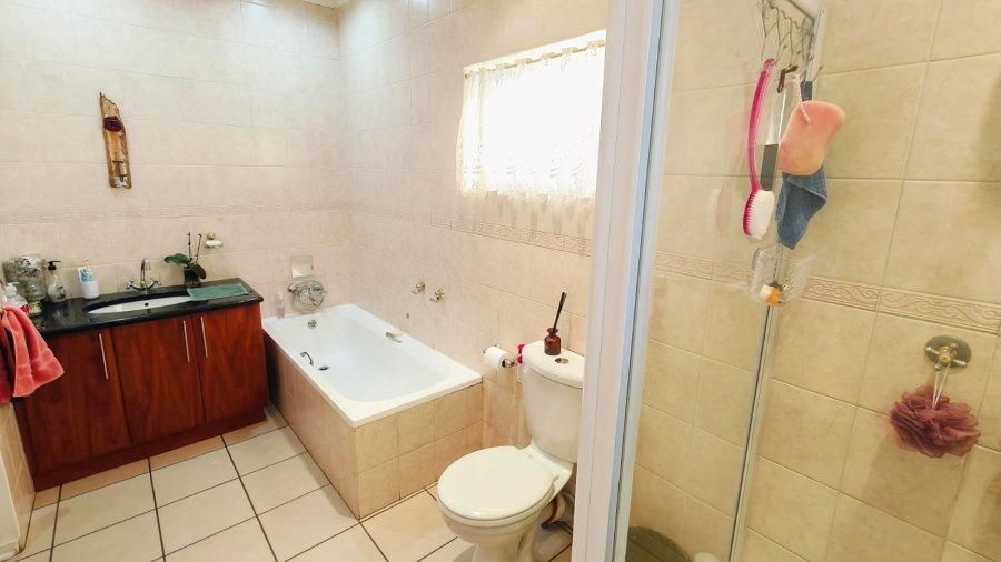 3 Bedroom Property for Sale in Van Der Hoff Park North West